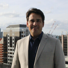 Simon Bridges, Chief Executive of the Auckland Business Chamber leads the high profile lawyer team vs celebrity team in the Rotary Club of Downtown Auckland Battle of the Suits