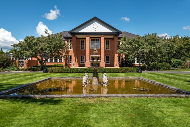 Henley House. Read about Building company, GD Pringle in Love Camabridge magazine