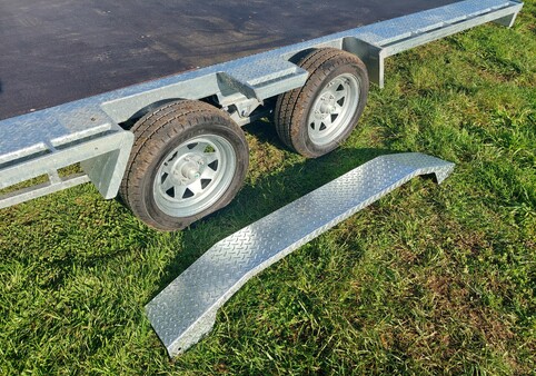 flat deck, low to ground trailer