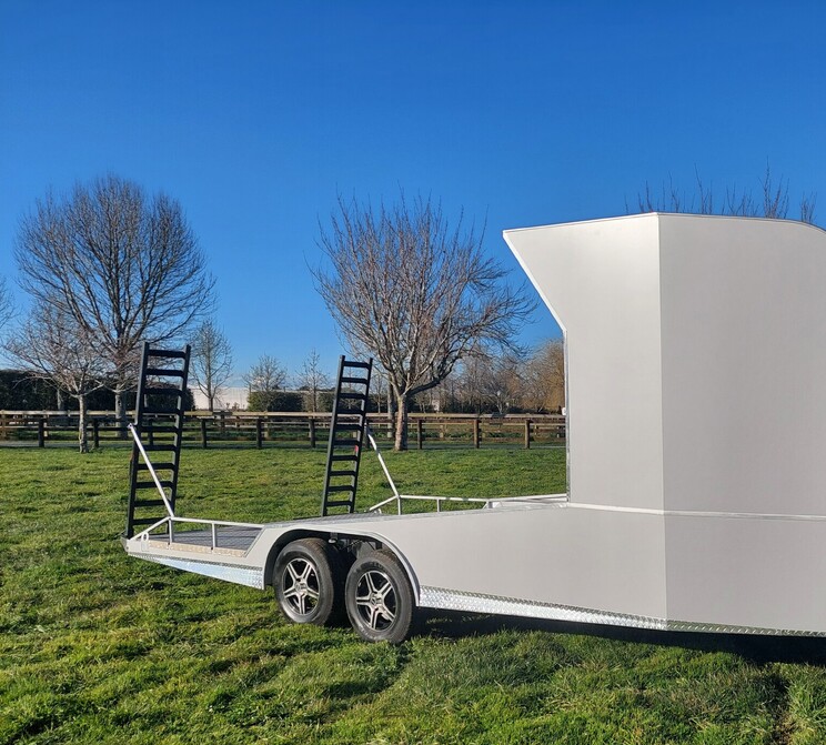 smooth towing trailer