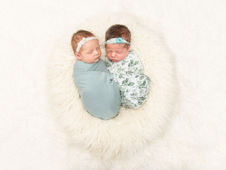 Newborn twins.  Baby photography.  Papamoa Photographer.  Newborn Photographer.  Tauranga Photographer.  Newborn photoshoot.  Baby photoshoot.