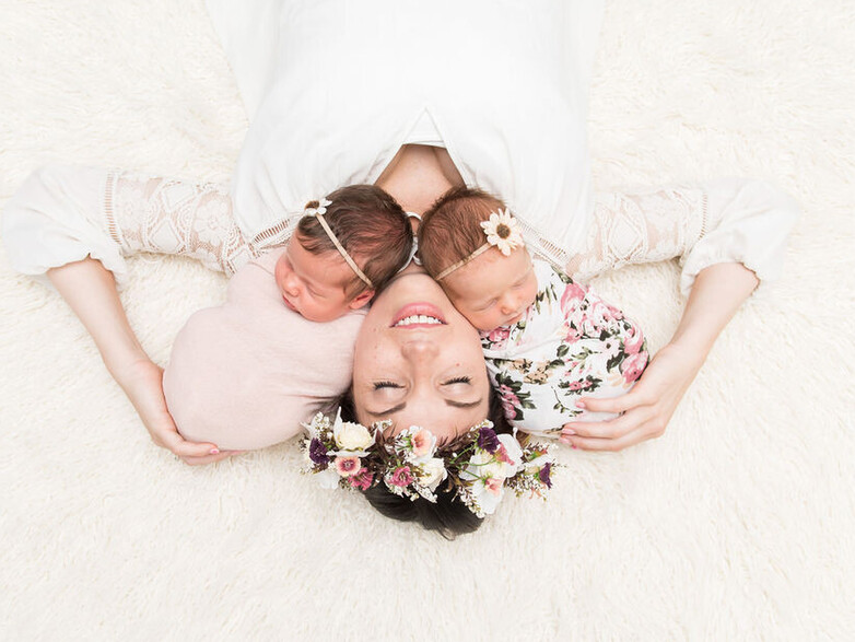 Newborn twins with Mum.  Baby photography.  Papamoa Photographer.  Newborn Photographer.  Tauranga Photographer.  Newborn photoshoot.  Baby photoshoot.