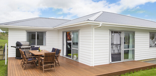 JOHN ANDREW DRIVE - 3 bed + ensuite and office