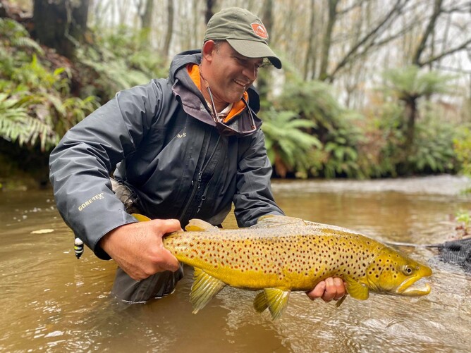 New Zealand Fly Fishing Rob Vaz, Rotorua, Auckland