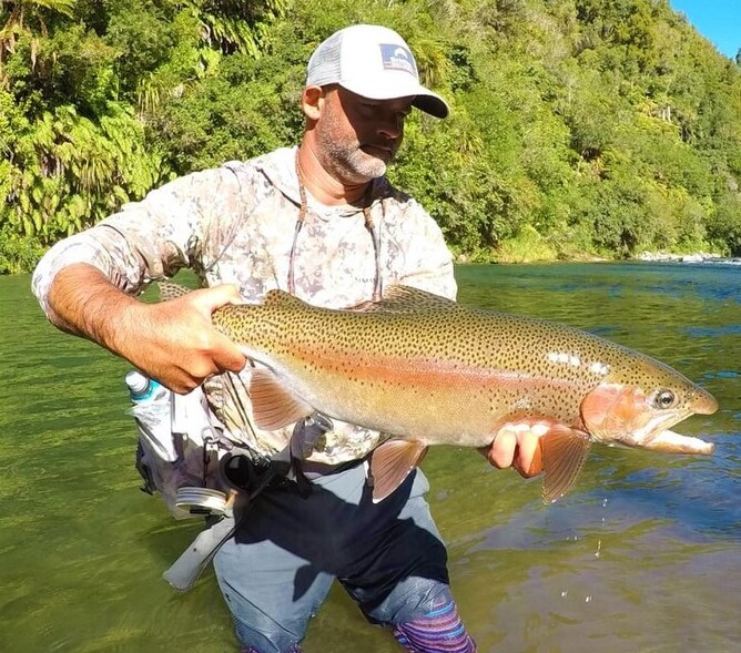 North Island New Zealand Fishing Guide Rob Vaz - Rotorua