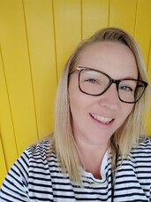 Welcome to the Blog // Find out more about Amanda, founder of Creative Crane Studio