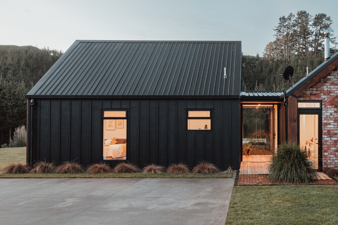 Black board and batten house - Enduroclad by triclad