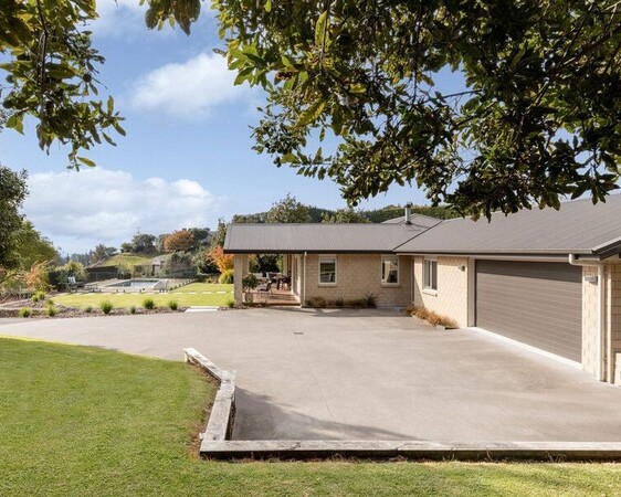 Te Puna House Extension with covered outdoor entertaining area
