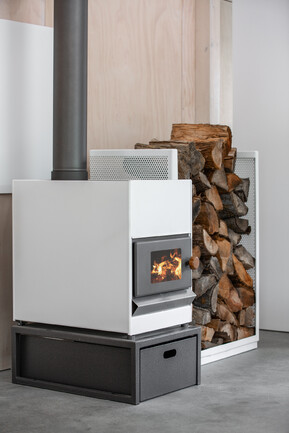 Pyro IV with Small Wood Bin