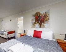 Queen Studio - Learn more