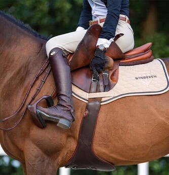 A correctly fitted girth can significantly improve the overall performance of the horse