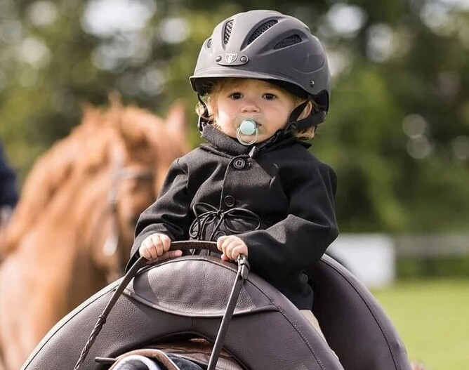 Inky Dinky Saddle on a small pony ready for a child's ride