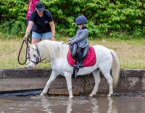 5 Ways Inky Dinky Saddles Support Young Riders (and Their Parents)