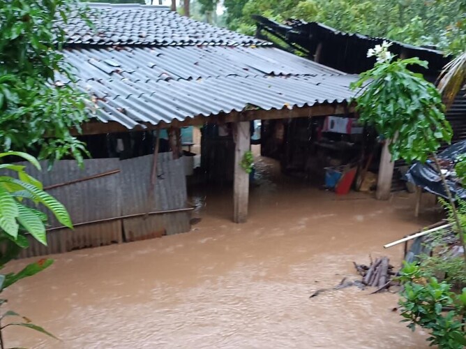 The Las Delicios house they used as a base after the last flood is currently flooded. Hazel and her team will use this house as a base this time, too.