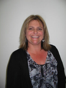 Helen, Auditor
