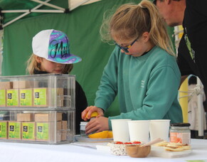 Learn, eat, play at Farmers Market Taranaki!