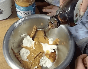 No Bake DIY Yoghurt &amp; Peanut Butter Bites