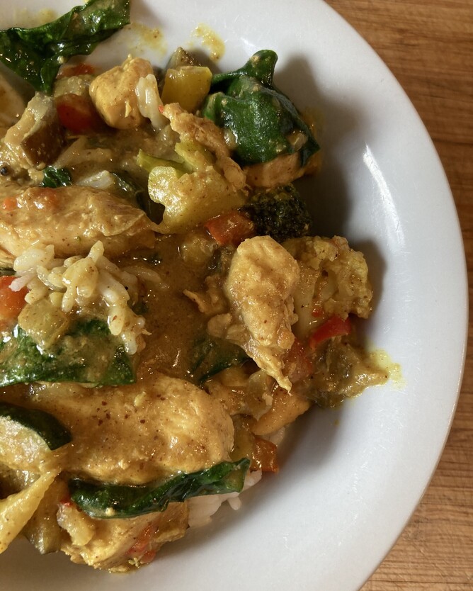 Almond Butter chicken curry with chickpeas and spinach. Te Whanau Nut butter recipe ideas for family dinner