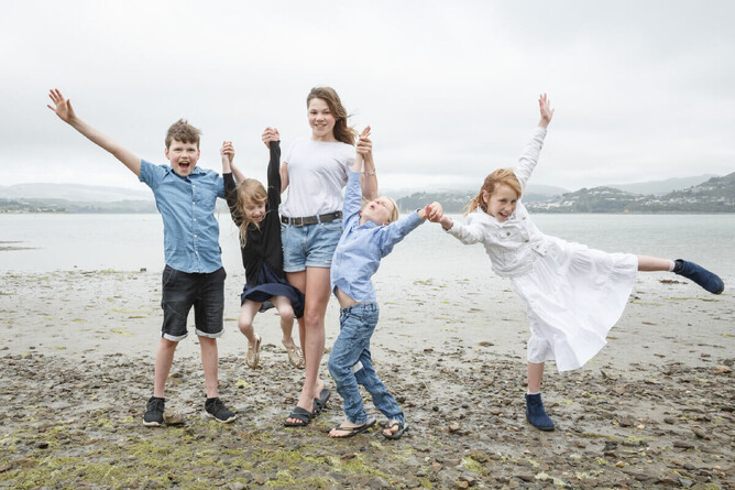 cousins having fun on a wellington family photo shoot