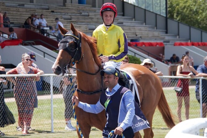 Jitu leading Tuscan Holiday at Matamata Races.