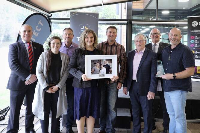 The Search Party Charitable Trust receive Diversity and Inclusion Award from Mayors