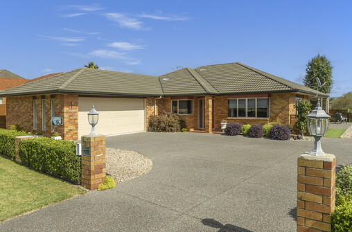 SOLD: 31 Honeysuckle Lane - Ohauiti