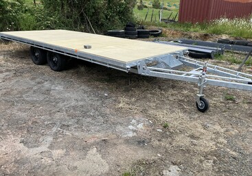 Flatdeck trailer by Alted Engineering