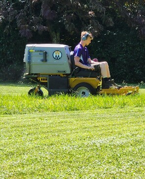 Lawn mowing services - Domestic and commercial lawn mowing. Power cut edgesWeed control spray services