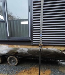 Tiny Towing Solutions use hydraulic lifting to help support the tiny home