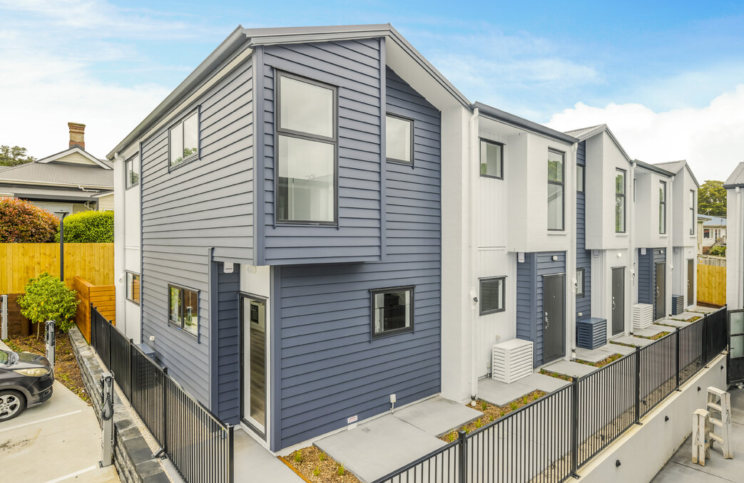 Row of townhouses on East St Pukekohe built by Kenco Construction
