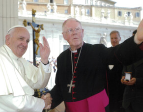 Pope greets Vincentians
