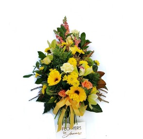 Bright Colour Open Spray in Floral Foam