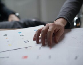 Logo Design That Works: A Small Business Owner&#039;s Guide to Creating Memorable Brand Identity