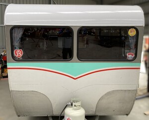 Caravan Front with pinstriping design