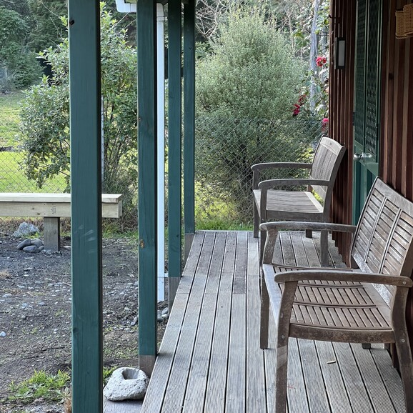 Turangi BnB outdoor area seating on the patio