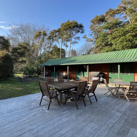 Turangi BnB deck and outdoor seating