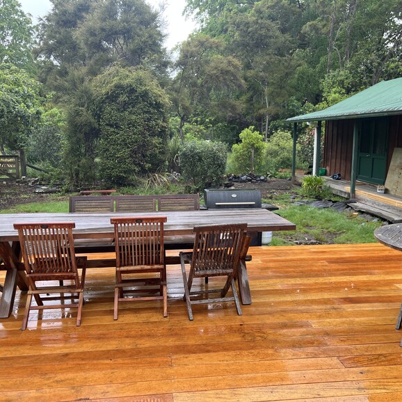 Turangi BnB outdoor area with BBQ and freshly stained deck