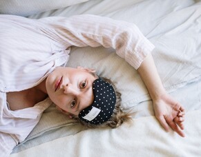 Trouble Sleeping? Ways To Naturally Fall Asleep Fast With Essential Oils