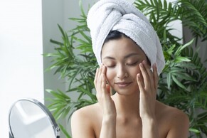 Aromatherapy and Skin Care: Making Your Skin Glow With Essential Oils