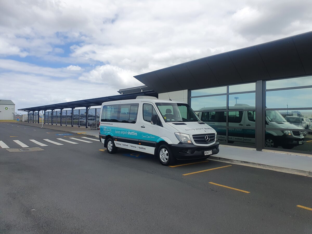 Roadcat Shuttles | Hamilton Airport Shuttles | Auckland To Hamilton ...