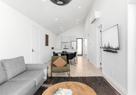 Modern Design Unit - Lakefront Accommodation - Taupo New Zealand