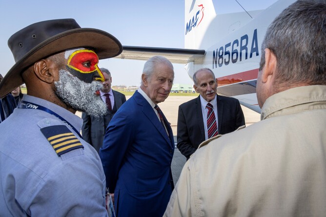 Joseph Tua with the King and David Fyock. Photo Credit: Andy Aitchison.