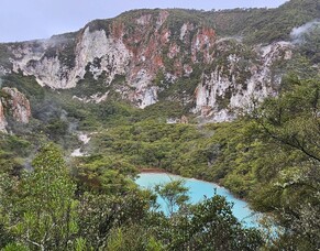 Maunga Kākaramea (Rainbow Mountain)
