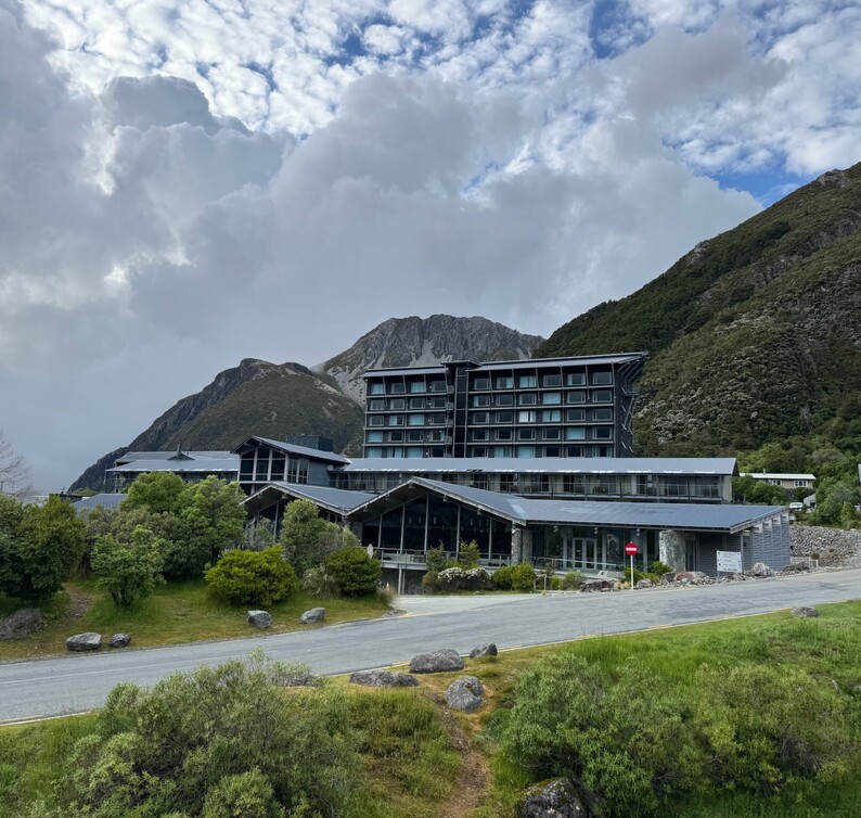 Accessible hotel accommodation with mountain views in New Zealand