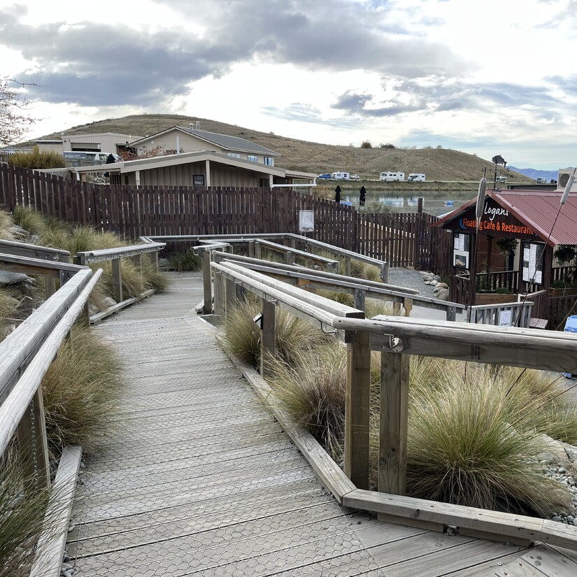 Lake Dunstan in Cromwell with calm water