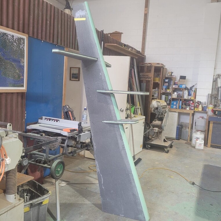 Full composite mast build and paint