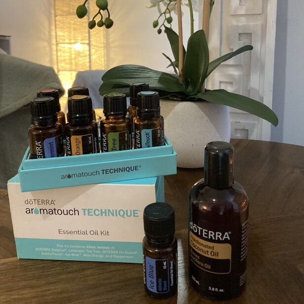 Picture of 8 essential oils on a table