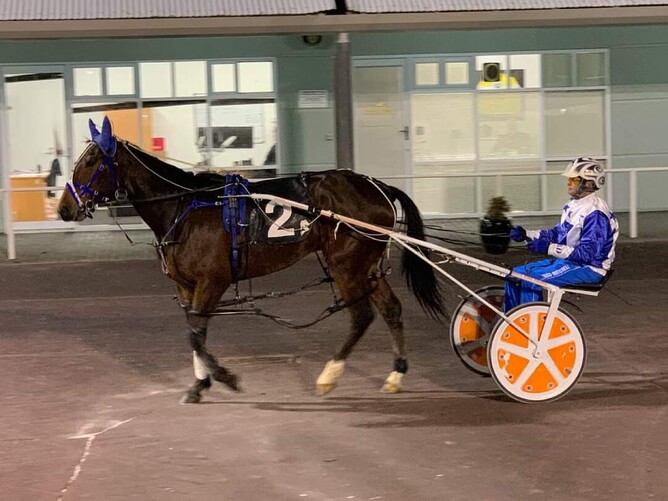 Taipo heading out onto the track prior to his win
