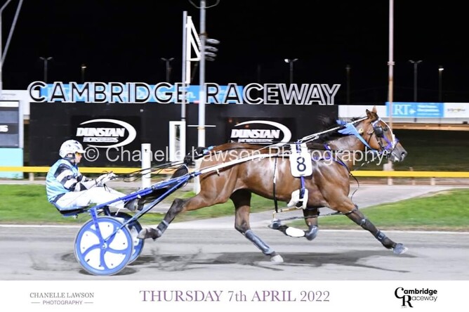 Aflyin Spur the bookies favourite