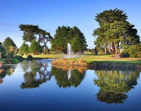 Tee Off at Clarks Beach Golf Course &ndash; A Hidden Gem Just Minutes Away